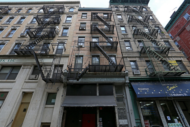 32 Mulberry St in New York, NY - Building Photo - Building Photo