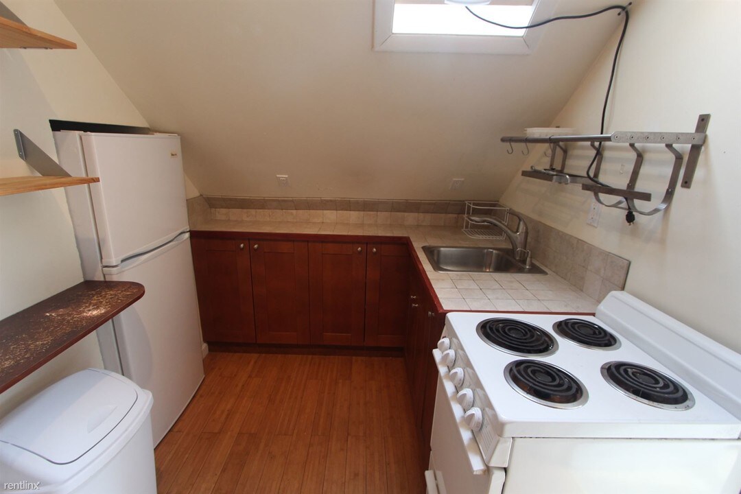 2 Orchard St-Unit -Apt 3 in Cambridge, MA - Building Photo