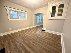 4017 Corinth Blvd in Dayton, OH - Foto de edificio - Building Photo