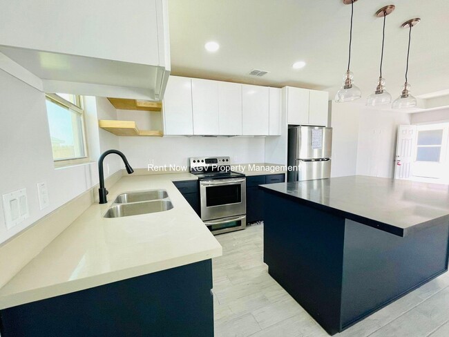 3802 Las Vistas Ln, Unit 3