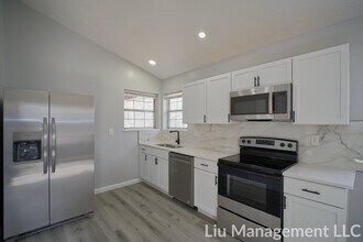 6069 Buell Ln in Indianapolis, IN - Foto de edificio - Building Photo