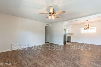 4943 E Indian School Rd in Phoenix, AZ - Building Photo - Building Photo