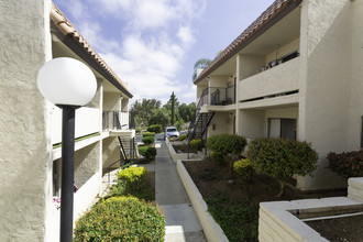 Sunset Views in Fallbrook, CA - Building Photo - Building Photo