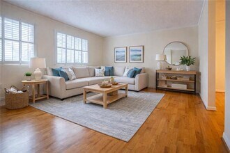 1612 Briarcliff Rd NE in Atlanta, GA - Foto de edificio - Building Photo