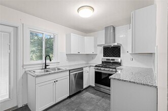 2262 Ajax Dr NW in Atlanta, GA - Building Photo - Building Photo