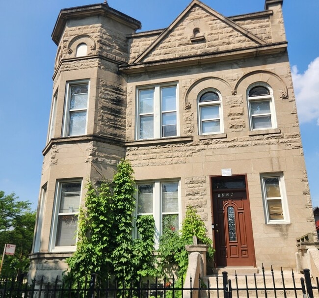 property at 1256 S Avers Ave
