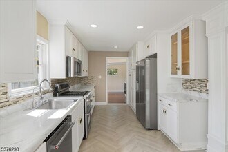 21 New England Dr in Parsippany Troy Hills, NJ - Building Photo - Building Photo