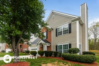 8210 Chatham Oaks Dr in Concord, NC - Foto de edificio - Building Photo