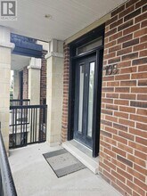 105 Poplin St in Ottawa, ON - Building Photo - Building Photo