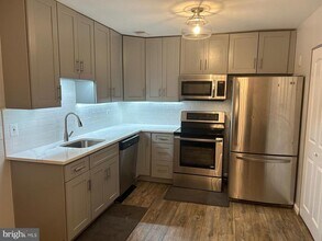 1805 Westwind Way in McLean, VA - Building Photo - Building Photo