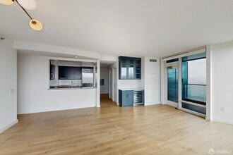 425 1st St, Unit 4003 in San Francisco, CA - Building Photo - Building Photo