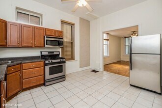 2248 N Southport Ave in Chicago, IL - Building Photo - Building Photo