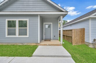 16646 Meadowcroft St in Montgomery, TX - Building Photo - Building Photo