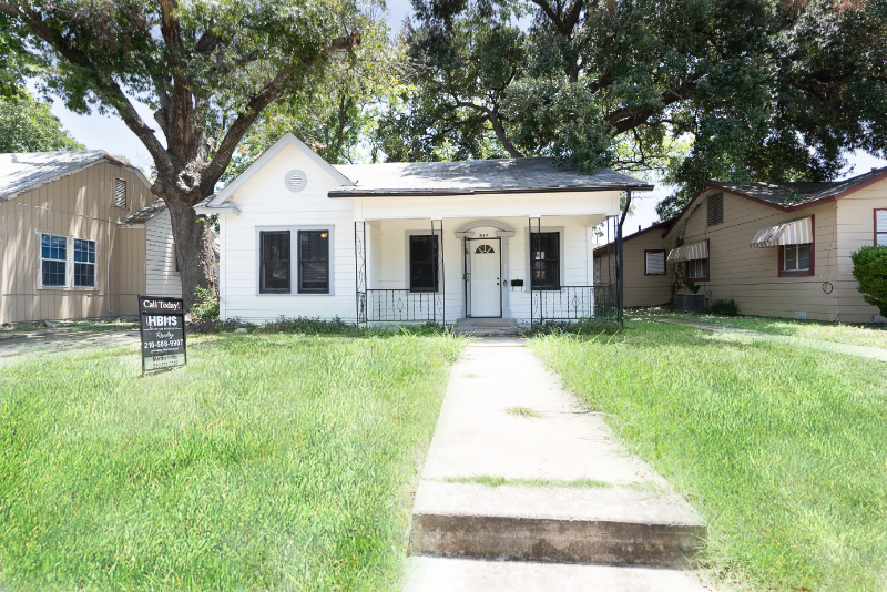 834 Cottonwood Ave in San Antonio, TX - Building Photo