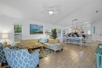 27 Mala Compra Rd in Palm Coast, FL - Foto de edificio - Building Photo