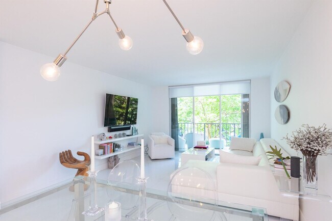 3581 S Ocean Blvd in Palm Beach, FL - Building Photo - Building Photo