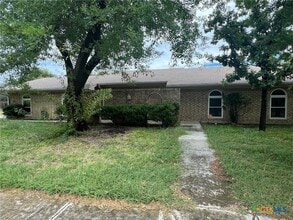 1600 Halbert St, Unit 4 in Killeen, TX - Building Photo - Building Photo