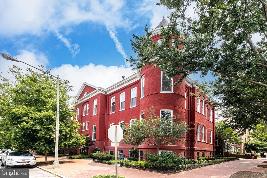 The Logan School Condominium in Washington, DC - Building Photo