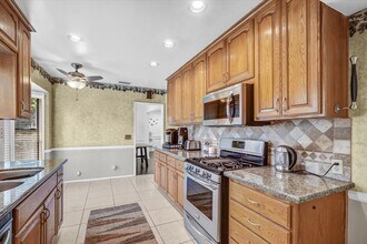4728 Sunfield Ave in Long Beach, CA - Building Photo - Building Photo