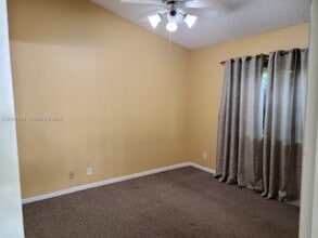 1954 Windsor Dr in North Palm Beach, FL - Building Photo - Building Photo