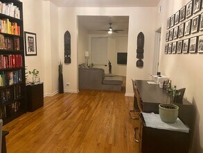 5733 S Calumet Ave in Chicago, IL - Building Photo - Building Photo