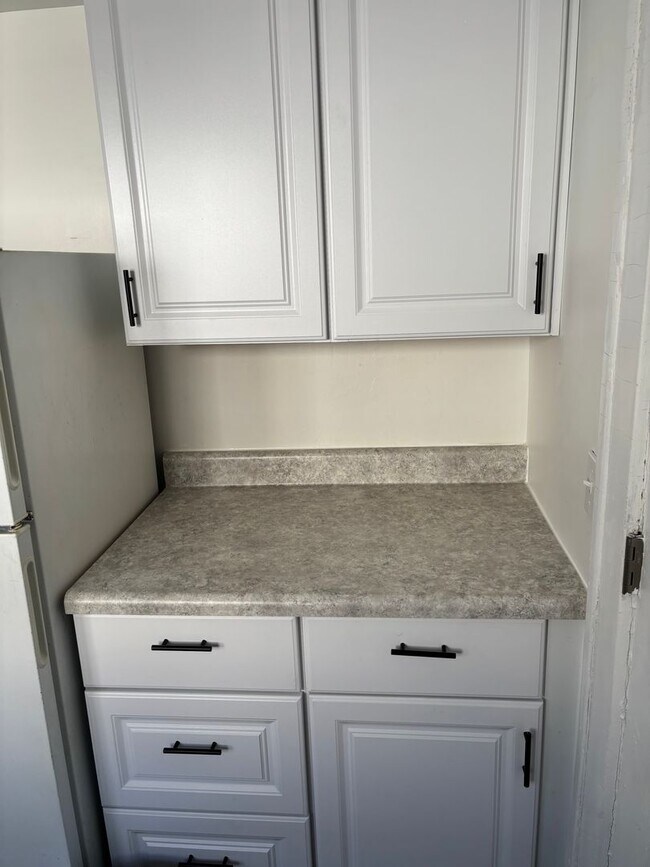 586 Robinette Ct in Akron, OH - Building Photo - Building Photo