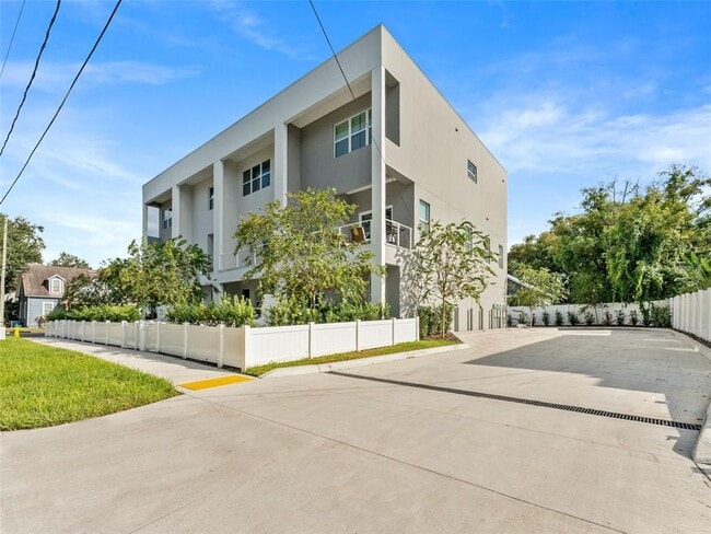 102 W Adalee St in Tampa, FL - Building Photo - Building Photo