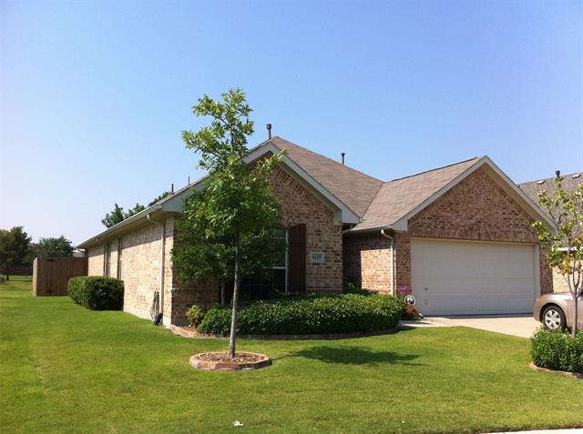8127 Robertson Dr in Frisco, TX - Building Photo