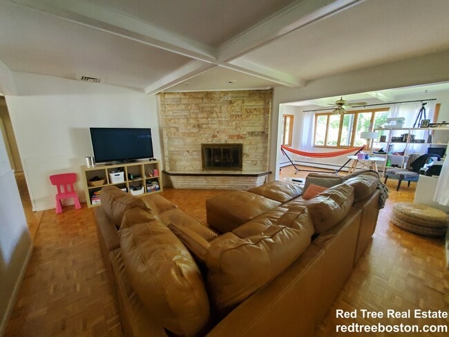 20 Mossdale Rd
