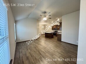 9525 SW 23rd St in Oklahoma City, OK - Building Photo - Building Photo