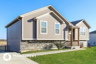 108 Golfview Dr in Pleasant Hill, MO - Building Photo - Building Photo