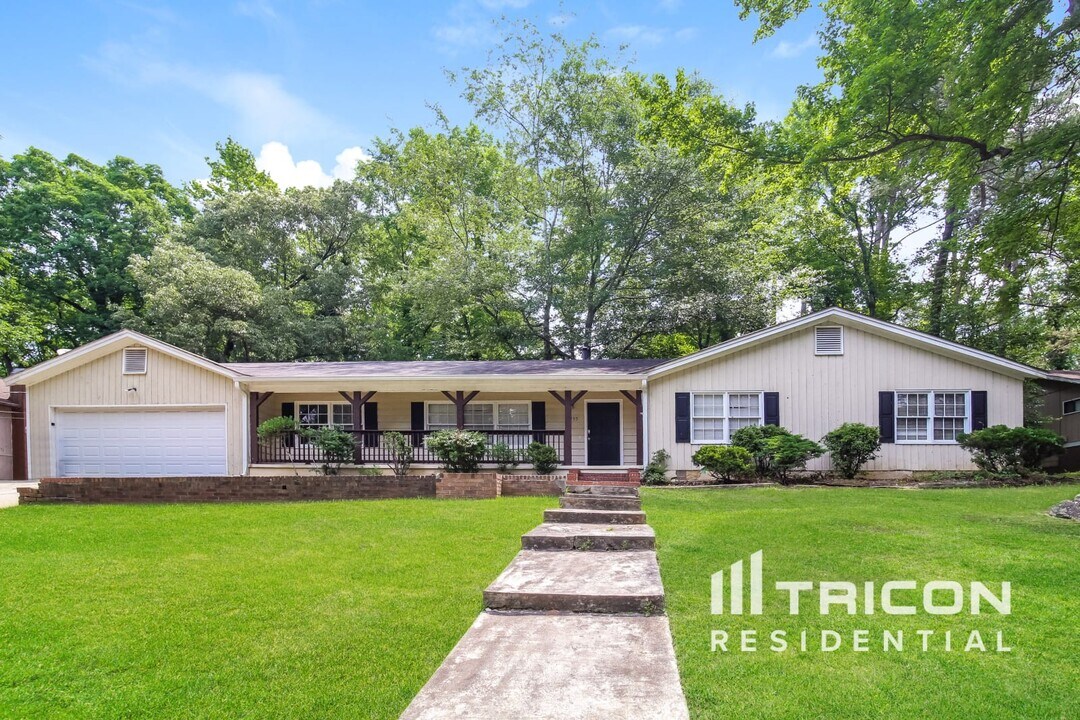 955 Willow Run in Stone Mountain, GA - Building Photo
