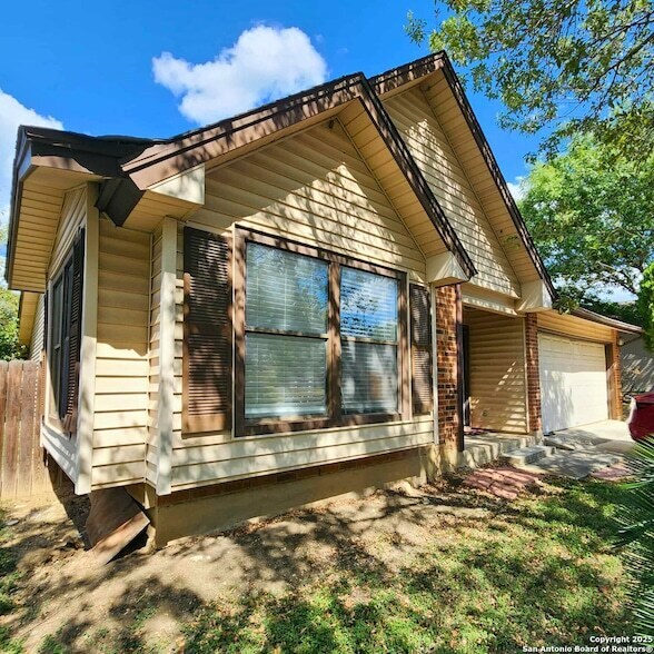 10539 Country Flower in San Antonio, TX - Building Photo - Building Photo