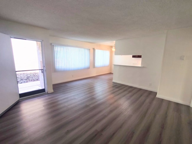 4281 Green Ave, Unit 2
