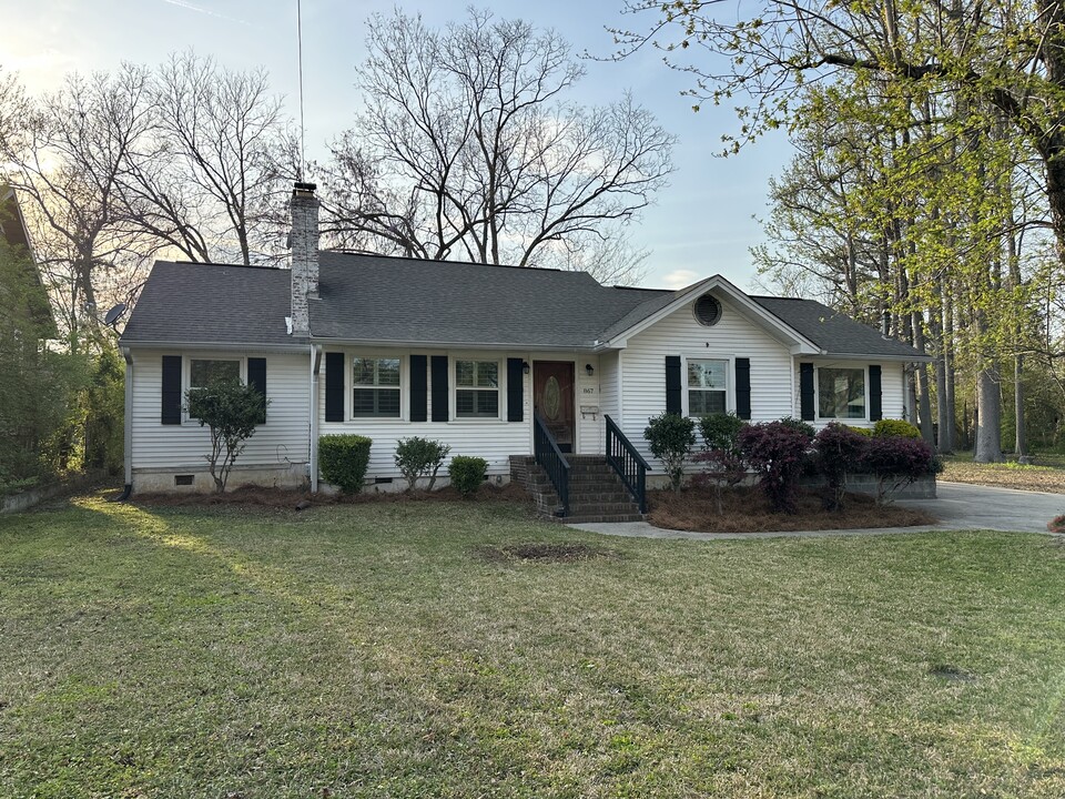 867 Crown Point Ave in Gadsden, AL - Building Photo