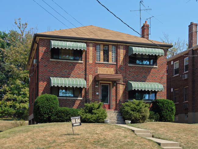 2464 Boudinot Ave in Cincinnati, OH - Building Photo - Building Photo