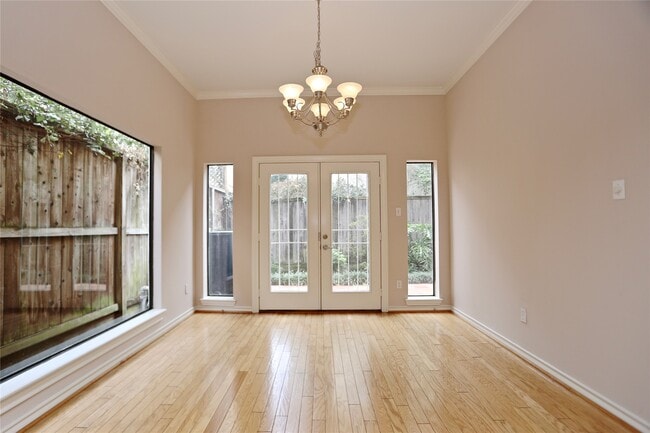 property at 1721 Potomac Dr