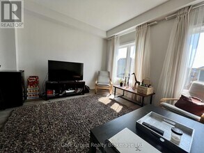 124 Compass Trail in Cambridge, ON - Building Photo - Building Photo