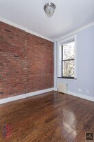 Clinton Street, Unit 01A in New York, NY - Building Photo