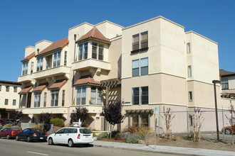 Midtown in Oakland, CA - Foto de edificio - Building Photo