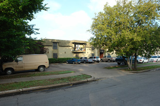 Villa Moser in Dallas, TX - Building Photo - Building Photo