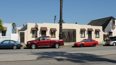 1626 Pacific Ave in Long Beach, CA - Foto de edificio - Building Photo