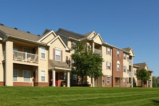 Gateway of Grand Blanc in Holly, MI - Building Photo