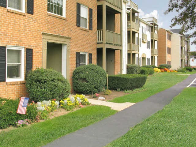 Meadows East in Manheim, PA - Foto de edificio - Building Photo