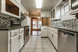 1251 Kingston Rd in Norman, OK - Building Photo - Building Photo