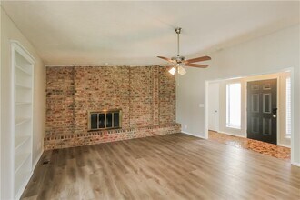 3920 Green Hills Ct in Norman, OK - Building Photo - Building Photo