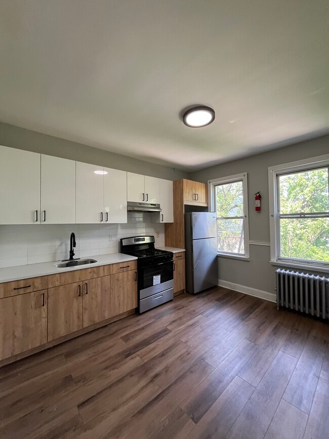 84 Winfield Ave, Unit 2 in Jersey City, NJ - Building Photo - Building Photo