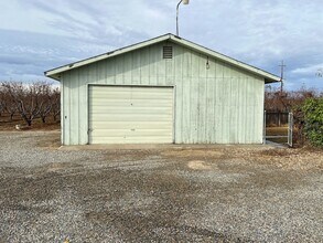 16109 Manning Ave in Reedley, CA - Building Photo - Building Photo
