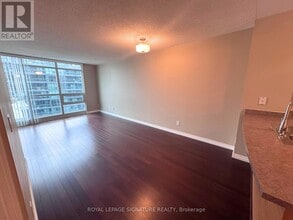 219 Fort York Blvd in Toronto, ON - Building Photo - Building Photo