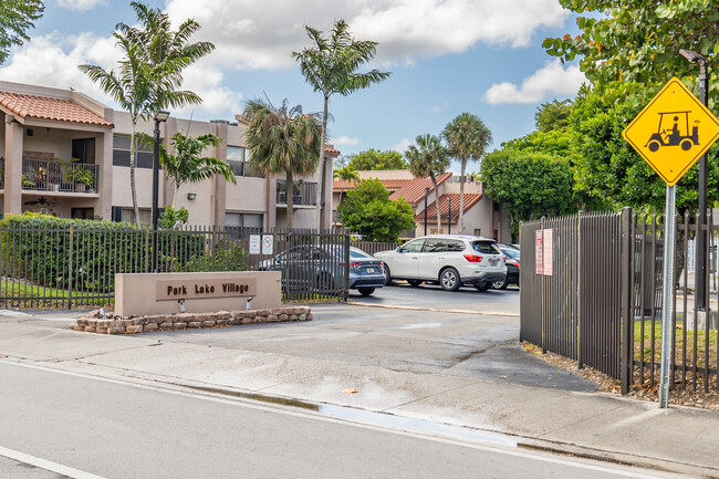 Park Lake Village Condo in Miami, FL - Building Photo - Building Photo